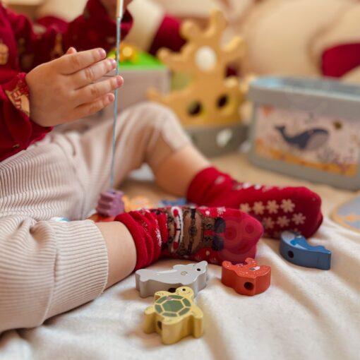 Tooky Toy medinis jūros pasaulio rinkinys 2in1: balansavimo bokštas + magnetinė žvejyba