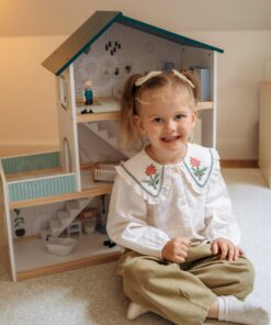 Tooky Toy modernus 3 aukštų medinis lėlių namas su 6 lėlėmis ir baldais