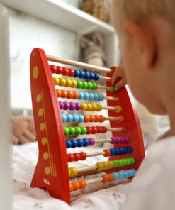 Viga medinis skaitliukas – klasikinė matematikos mokymo priemonė
