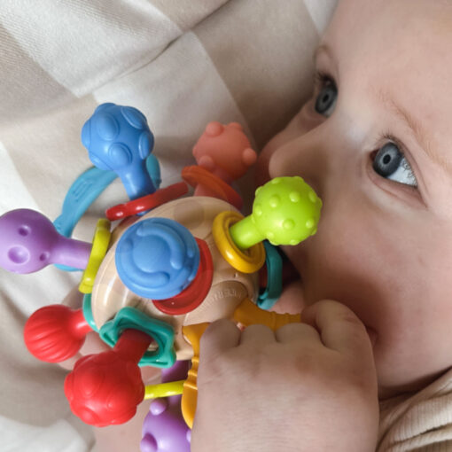 WOOPIE „Ball Rattle“ – kamuoliuko formos barškutis–kramtukas kūdikiams