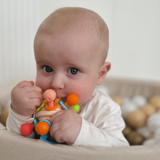WOOPIE „Ball Rattle“ – kamuoliuko formos barškutis–kramtukas kūdikiams