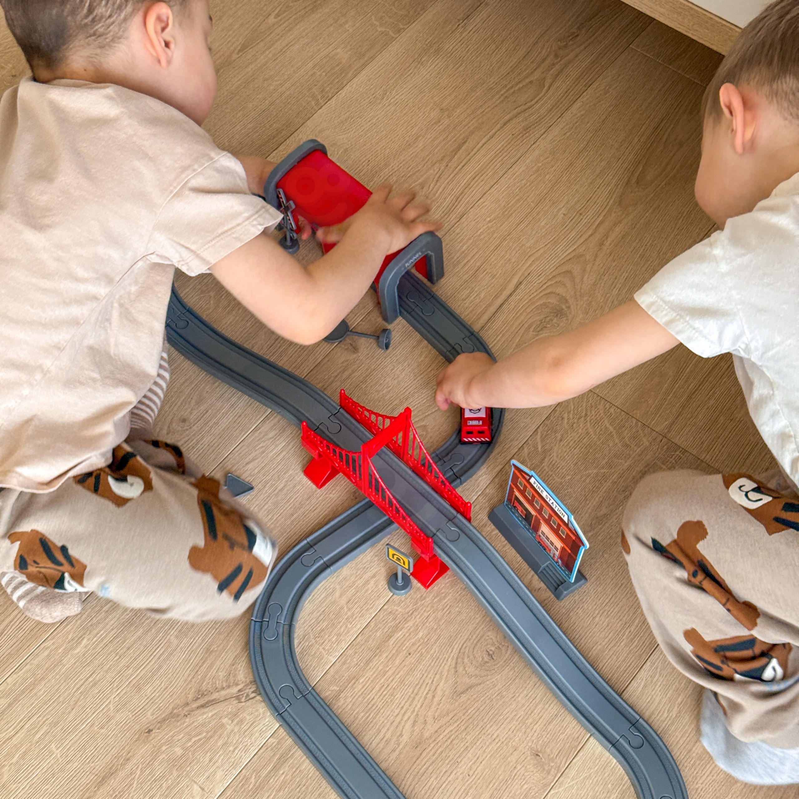 WOOPIE „Pendolino“ elektrinis traukinio rinkinys „Gaisrinė“