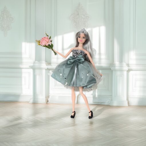 Woopie ROYAL lėlė Emi – elegantiška 29 cm dama su aksesuarais