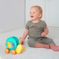 Woopie daugiafunkcis traukiamas šliužas su cimbolais ir mini autuku