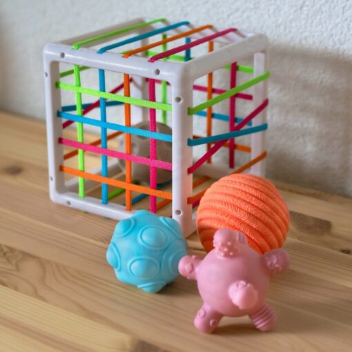Woopie elastingas sensorinis kubas su minkštais kaladėlėmis