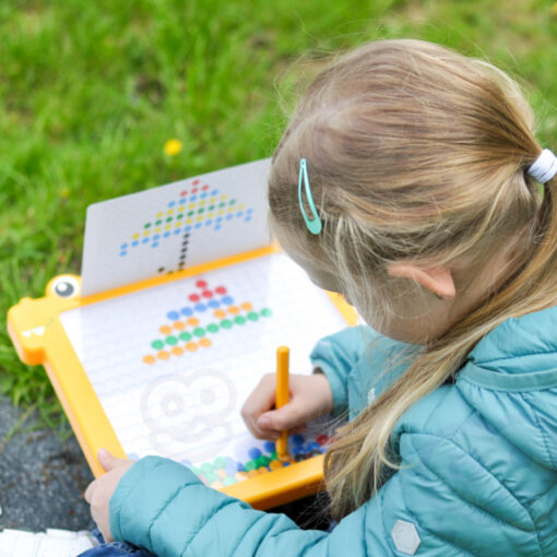 Woopie magnetinė kūrybinė lenta MagPad – su 110 taškelių ir 20 raštų