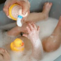 Woopie maudynių rinkinys su antyte ir putų dozatoriumi