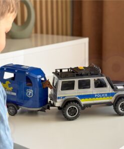 Woopie policijos visureigis su žirgų priekaba