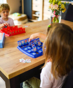 kas tai?“ – klasikinė loginė pramoga dviem