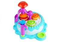 Spalvotas plastilino rinkinys – gimtadienio torto namelis