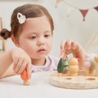VIGA PolarB medinė edukacinė dėlionė „Miško medeliai – rūšiavimas ir skaičiavimas