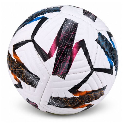 Baltas futbolo kamuolys treniruotėms